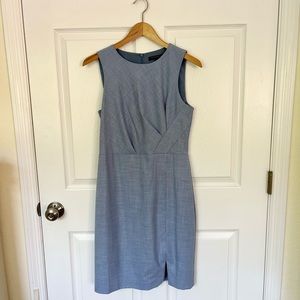 Sleeveless ruched streamlined dress